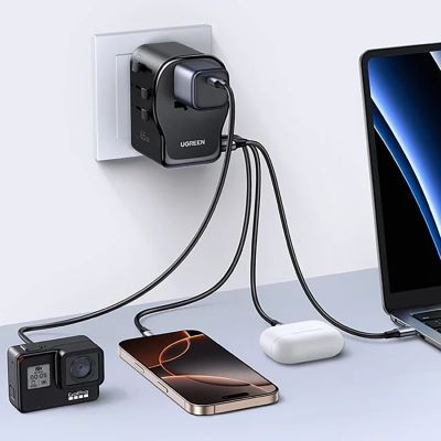 6. Ugreen S550 65W Universal-Reiseadapter – Schwarz