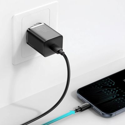 10. Baseus Super Si 1C Schnellladegerät USB Typ C 20W Power Delivery + USB-Kabel Typ C - Lightning 1m schwarz (TZCCSUP-B01)