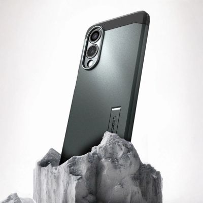 10. Spigen Tough Armor MagSafe Case für Samsung Galaxy S25 Edge - Grün/Schwarz