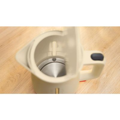 8. Bosch MyMoment TWK4M227 Wasserkocher (2400W; Creme)