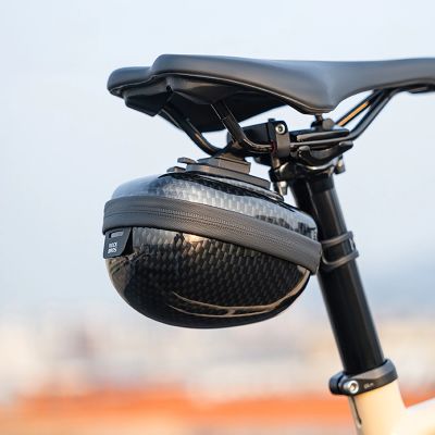 4. Rockbros Hartschalen-Satteltasche, kompakt, 0,4 l Fassungsvermögen – Carbon-Optik