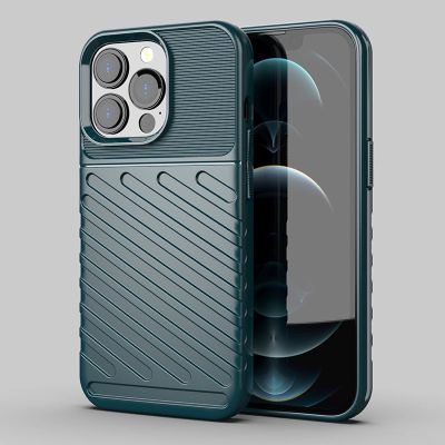 3. Thunder Case Flexibel Robuste Panzer Handyhülle TPU Schutzhülle für iPhone 13 Pro grün