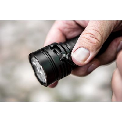 5. Wiederaufladbare USB-Taschenlampe mit 3300 lm und OSRAM P9 LED