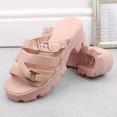 10. Zaxy duftende Flip-Flops mit Absatz in Nude W NN285044 INT2009B