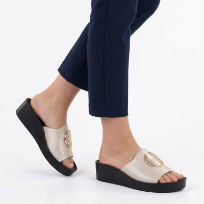 5. Potocki 43326 Damen-Plateau-Flip-Flops in Gold