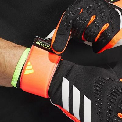5. ADIDAS PRED GL LGE IN1600 Torwarthandschuhe Größe 5