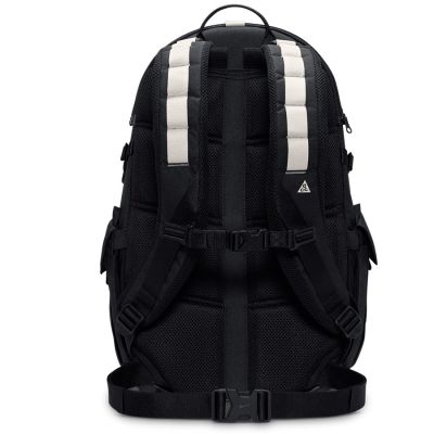 2. Nike ACG "DAYMAX" Rucksack HJ8178-010