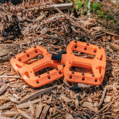 2. FUNN TAIPAN S Pedale orange