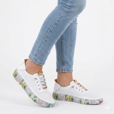 5. Weiße Damen-Lederschuhe mit Lochmuster, Artiker 58C0597