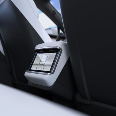 6. Spigen Glas.tR Schlankes gehärtetes Glas für Tesla Model X 2022 / Model S 2021 – Schwarz
