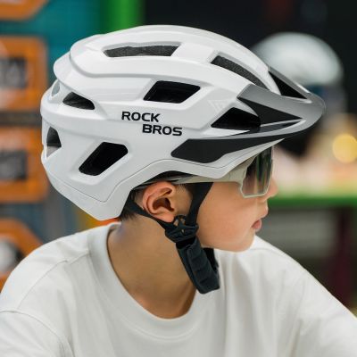 3. Rockbros LK-67 Jugend-Fahrradhelm mit abnehmbarem Visier 54–58 cm – Weiß