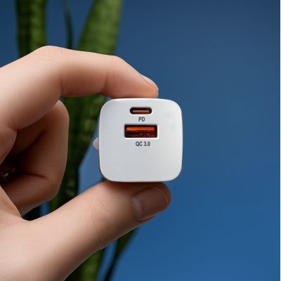3. Wozinsky CMWCW 20W USB-C / USB-A Wandladegerät - Weiß