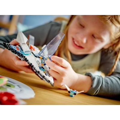 8. LEGO City 60430 Interstellares Schiff