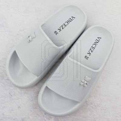2. Vinceza W 75210 JAN403A Flip-Flops