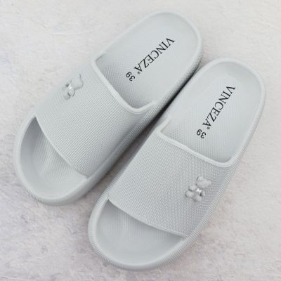 2. Vinceza W 75210 JAN403A Flip-Flops