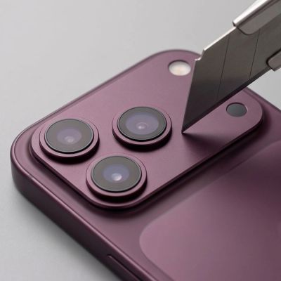 5. Kameraabdeckung Tech-Protect Camalloy Fit+ für iPhone 18 Pro – burgunderrot