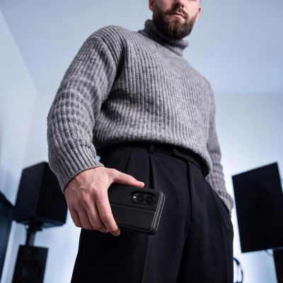 7. Tech-Protect Brieftaschenhülle für Samsung Galaxy Z Fold 8 – Schwarz