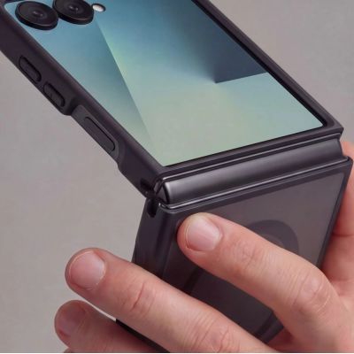 7. Tech-Protect Magmat MagSafe Hülle für Samsung Galaxy Z Flip 8 – Mattschwarz