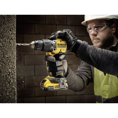 11. DEWALT UD 18V DCD799D2T 74Nm 2x2,0Ah BL TSTAK Schraubendreher