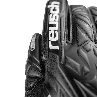 12. Reusch Attrakt Resist 5570615 7700 Torwarthandschuhe