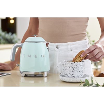 44. SMEG Wasserkocher Modell KLF05PGEU Mini 0,8 l Pastellgrün