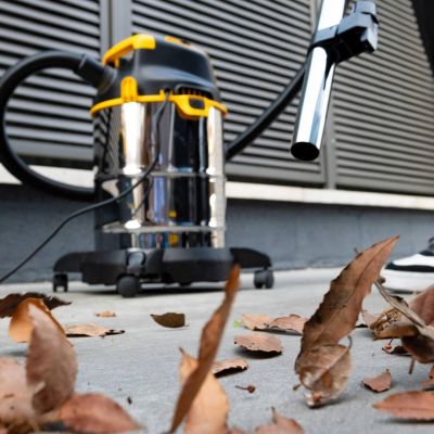 6. STANLEY Wet&Dry SXVC30XTDE Industriesauger (1600W; schwarz)