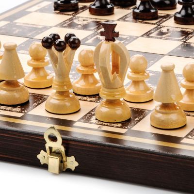 6. Königliches Schach 24330