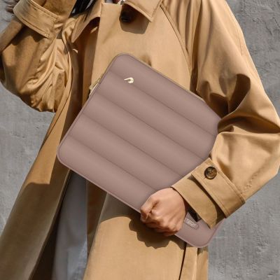 8. Tech-Protect Puffy 15-16" Laptoptasche - Braun