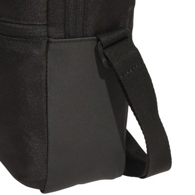 12. adidas Essentials Organizer-Tasche JM7152