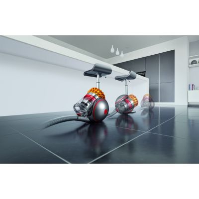 39. DYSON Cinetic Big Ball Multi Floor Beutelloser Staubsauger (700W)