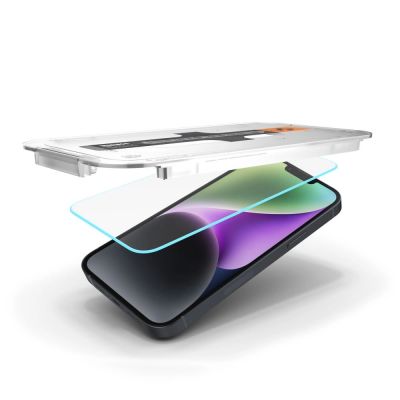 9. Spigen Glas.tR EZ Fit Panzerglas für iPhone 13 / 13 Pro / 14 / 16e / 17e