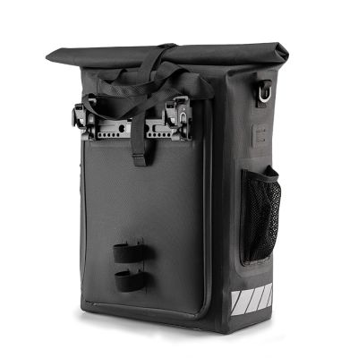 2. Rockbros Fahrradtasche mit Rucksackfunktion, wasserdicht, mit Helmbefestigung 18l - Schwarz