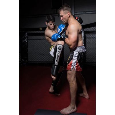 4. M - Edge Schienbeinschoner