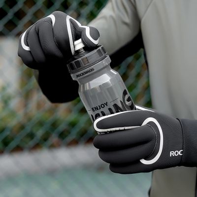 9. Rockbros Vollwasserdichte Fahrradhandschuhe, Größe: L/XL - Schwarz