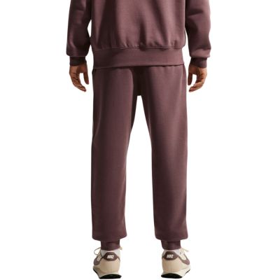9. Nike Club Herrenhose Braun FN3801 502