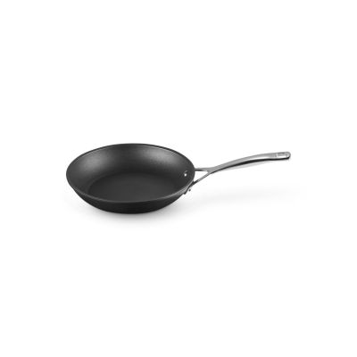 2. Le Creuset Temperierte, flache Antihaft-Bratpfanne 4,5 x 28 cm