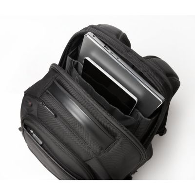 17. Kensington Contour 2.0 Pro Rucksack für 17"-Laptop
