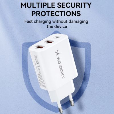 7. Wozinsky CWCUCW 30W USB-C / 2 x USB-A Wandladegerät - Weiß