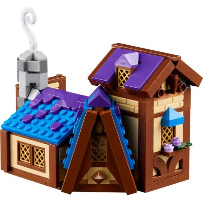 13. LEGO IDEAS 21348 Dungeons & Dragons: Die Geschichte des Roten Drachen