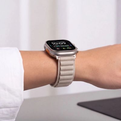 6. Tech-Protect Nylon Pro Armband für Apple Watch 44 / 45 / 46 / 49 mm – Beige
