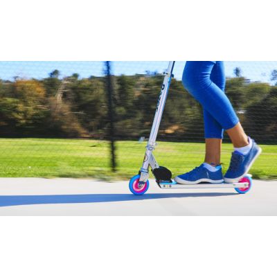 4. Razor Model A Holographic Kinderroller (ANGEBOT)