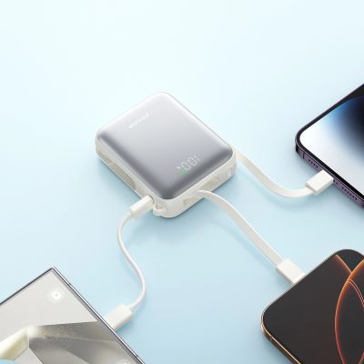 11. Joyroom JR-PBF27 10000 mAh 22,5 W Powerbank mit integrierten USB-C- und Lightning Kabeln - Weiß