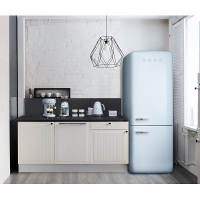 10. Smeg KLF04PBEU Wasserkocher 1,7 l 2400 W Blau