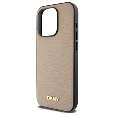 6. DKNY MagSafe iPhone 15 Pro Hülle mit genarbtem Metalllogo – Beige