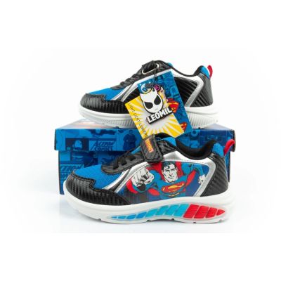 10. Leomil Kinder Sportschuhe Sneakers für Jungen Superman LED