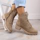 12. Wildlederstiefeletten mit Blockabsatz und Plateau, isoliert, M.Daszyński W SAN22, beige