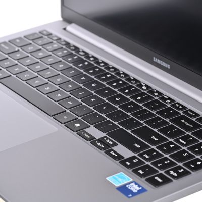 4. Samsung Galaxy Book4 NP750XGK-K1DX Core 7 150U 15,6" FHD AG 16GB SSD512 BT BLKB FPR LAN Win11 Silber (REPACK) 2 Jahre