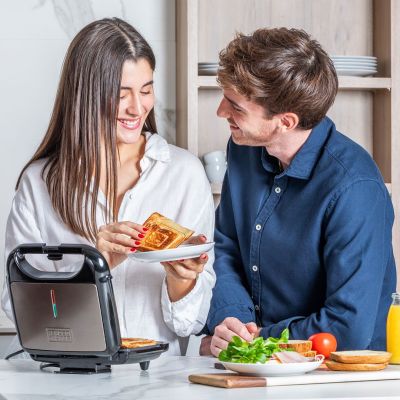 9. Black+Decker BXSA753E Sandwichmaker