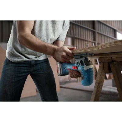 5. Bosch GST 185-LI elektrische Stichsäge, 3500 Hübe/min, 1,9 kg