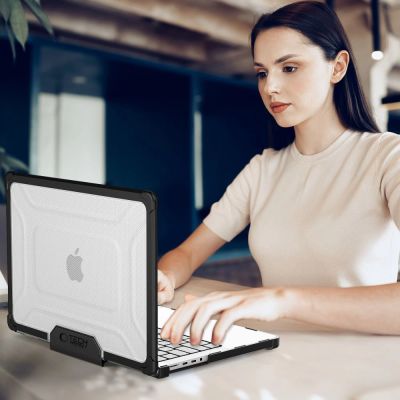 9. Tech-Protect SmartShell Pro Hülle für MacBook Pro 14 M1 / ​​M2 / M3 / M4 / M5 2021–2025 – schwarz und transparent